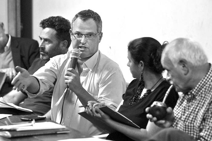 p4f1-20171105-fg_700w